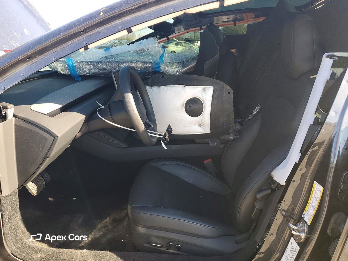 Tesla Model 3 2024