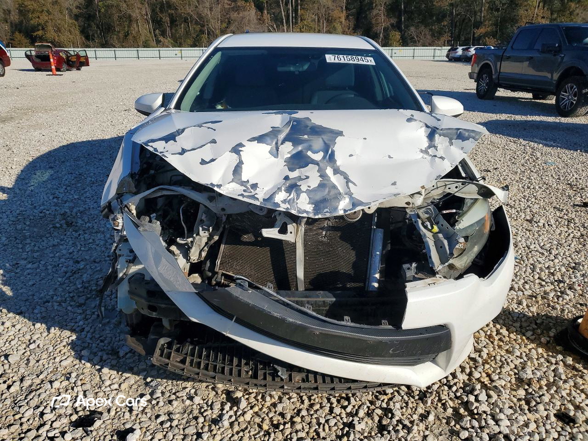 Toyota Corolla 2015