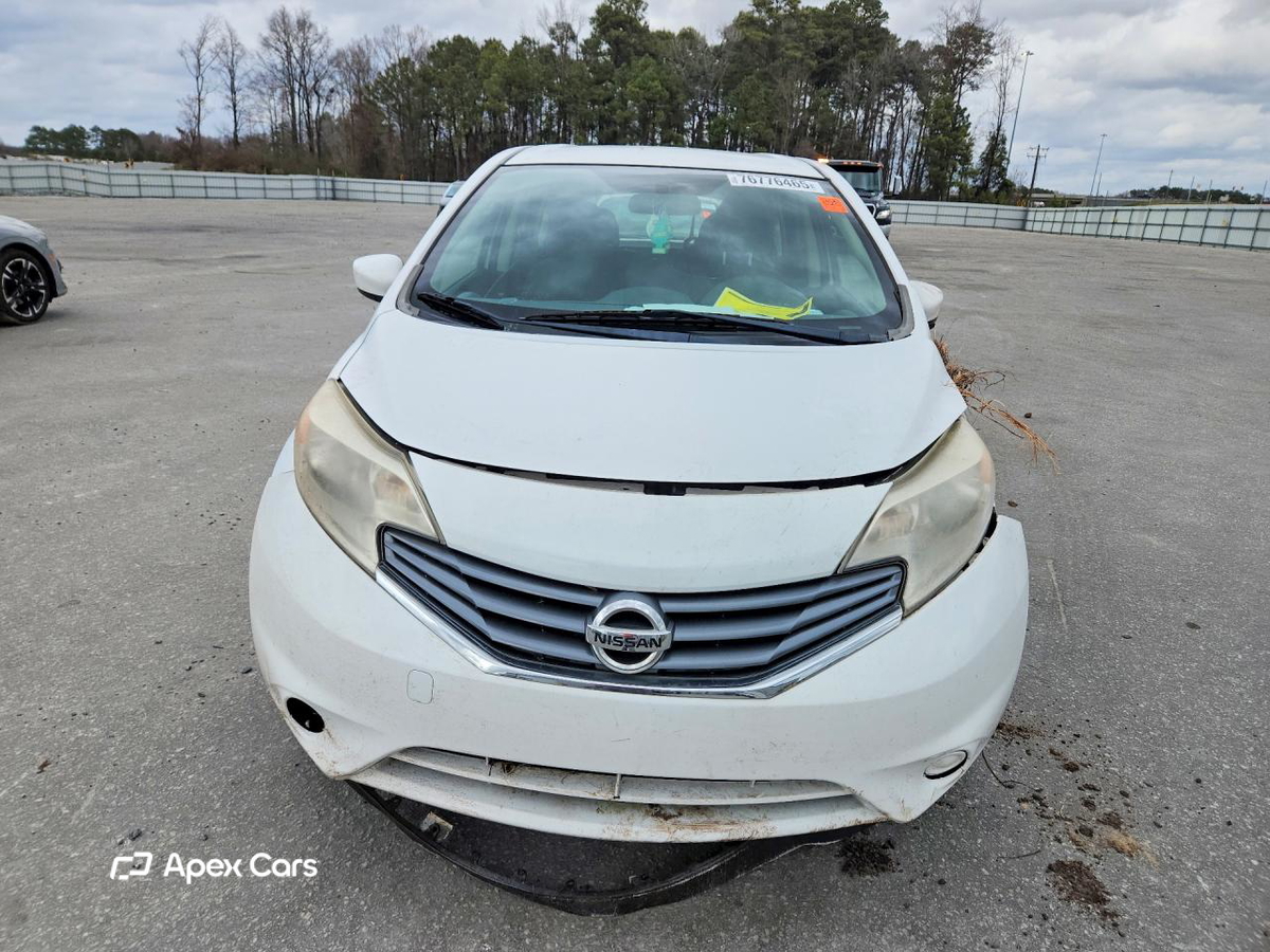Nissan Versa 2015