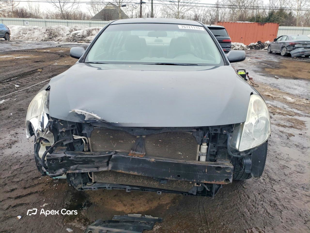Nissan Altima 2011