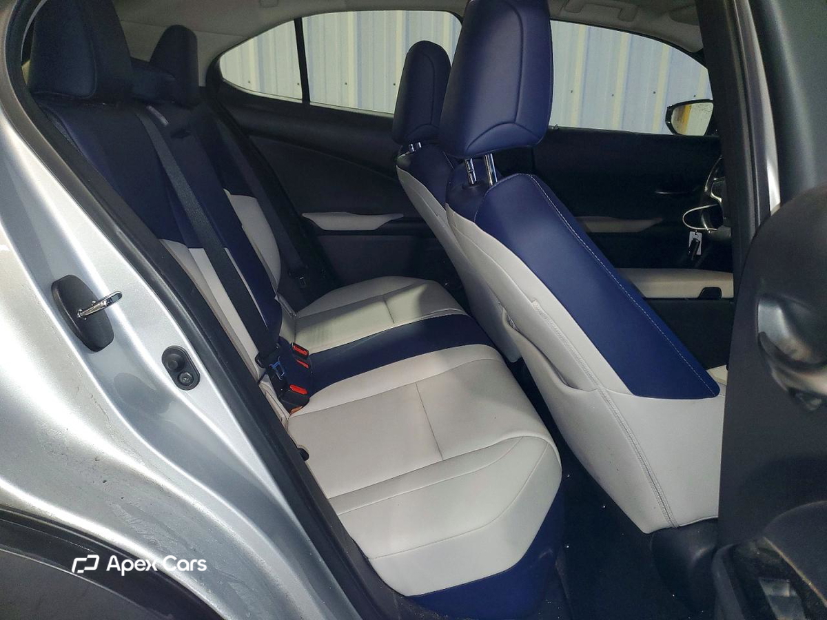 Lexus UX 2020