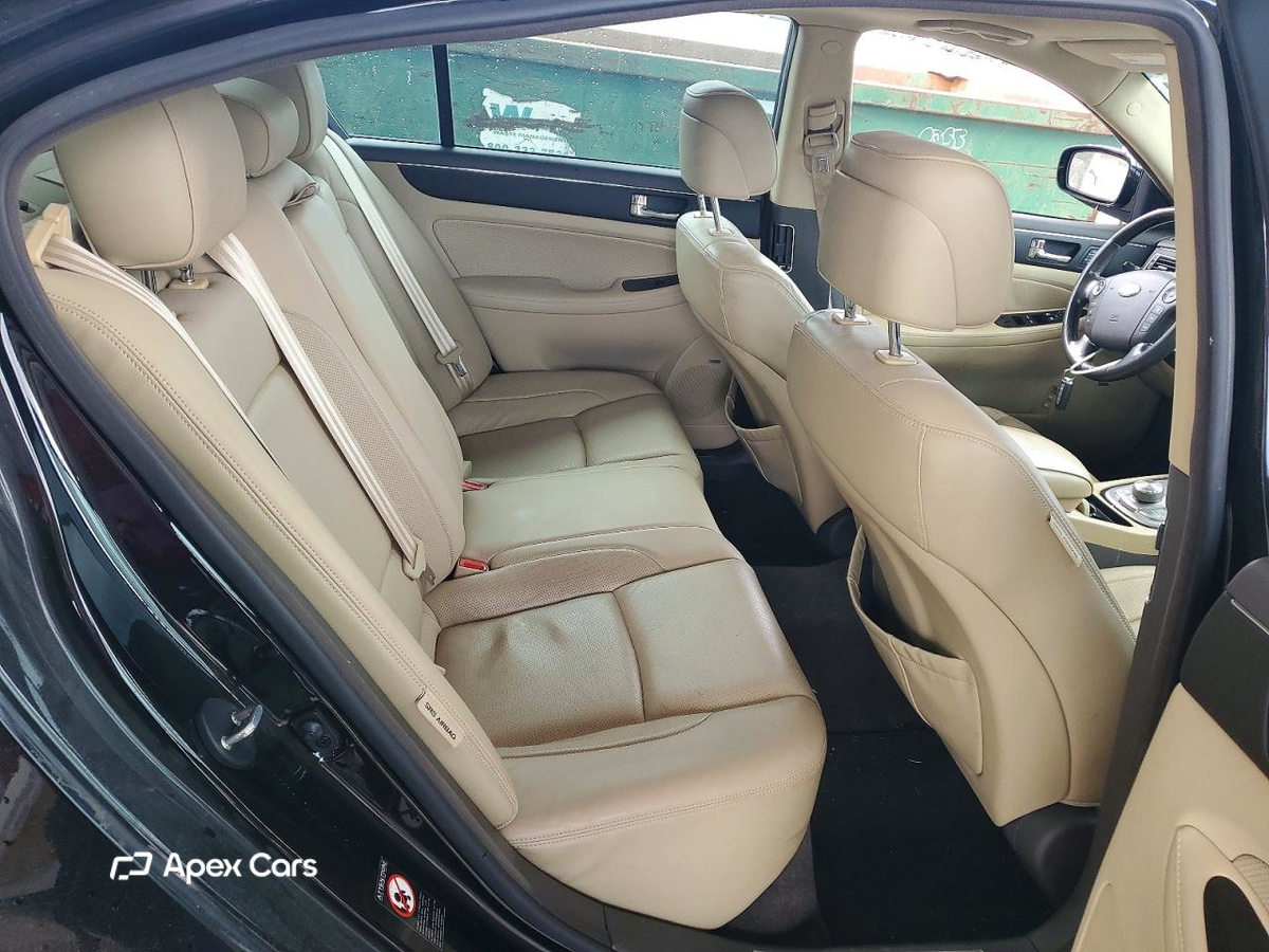 Hyundai Genesis 2011
