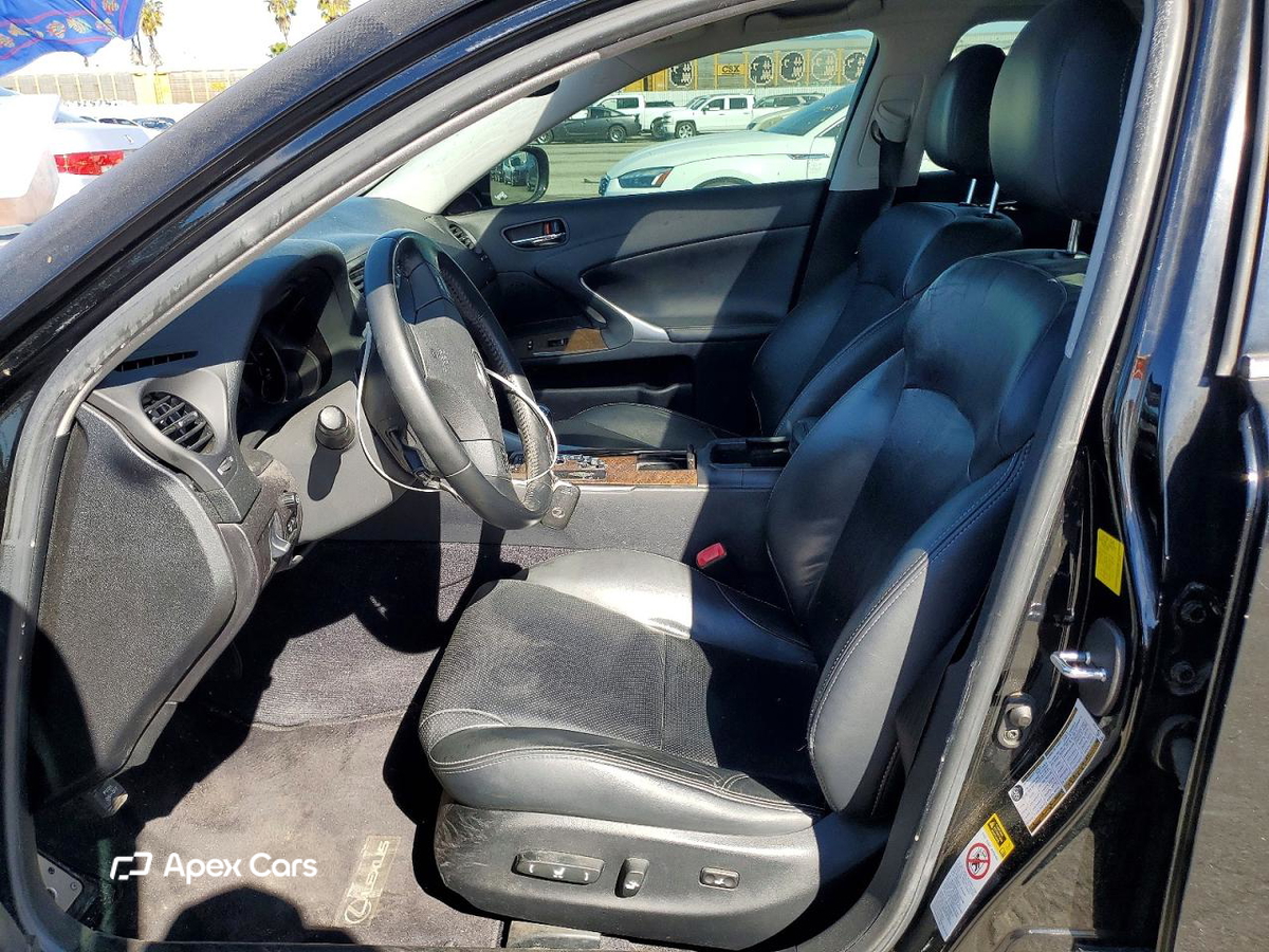 Lexus IS 2010