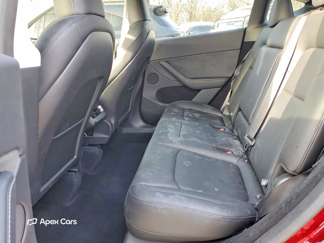 Tesla Model Y 2025