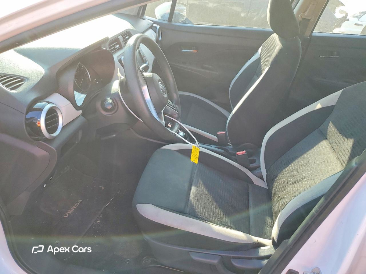 Nissan Versa 2021