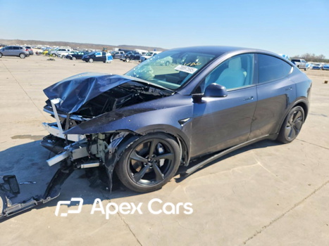 Tesla Model Y 2026 - Image 1 of 14
