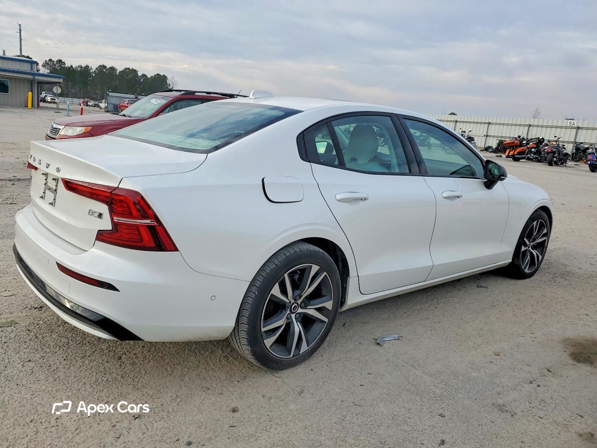 Volvo S60 2025
