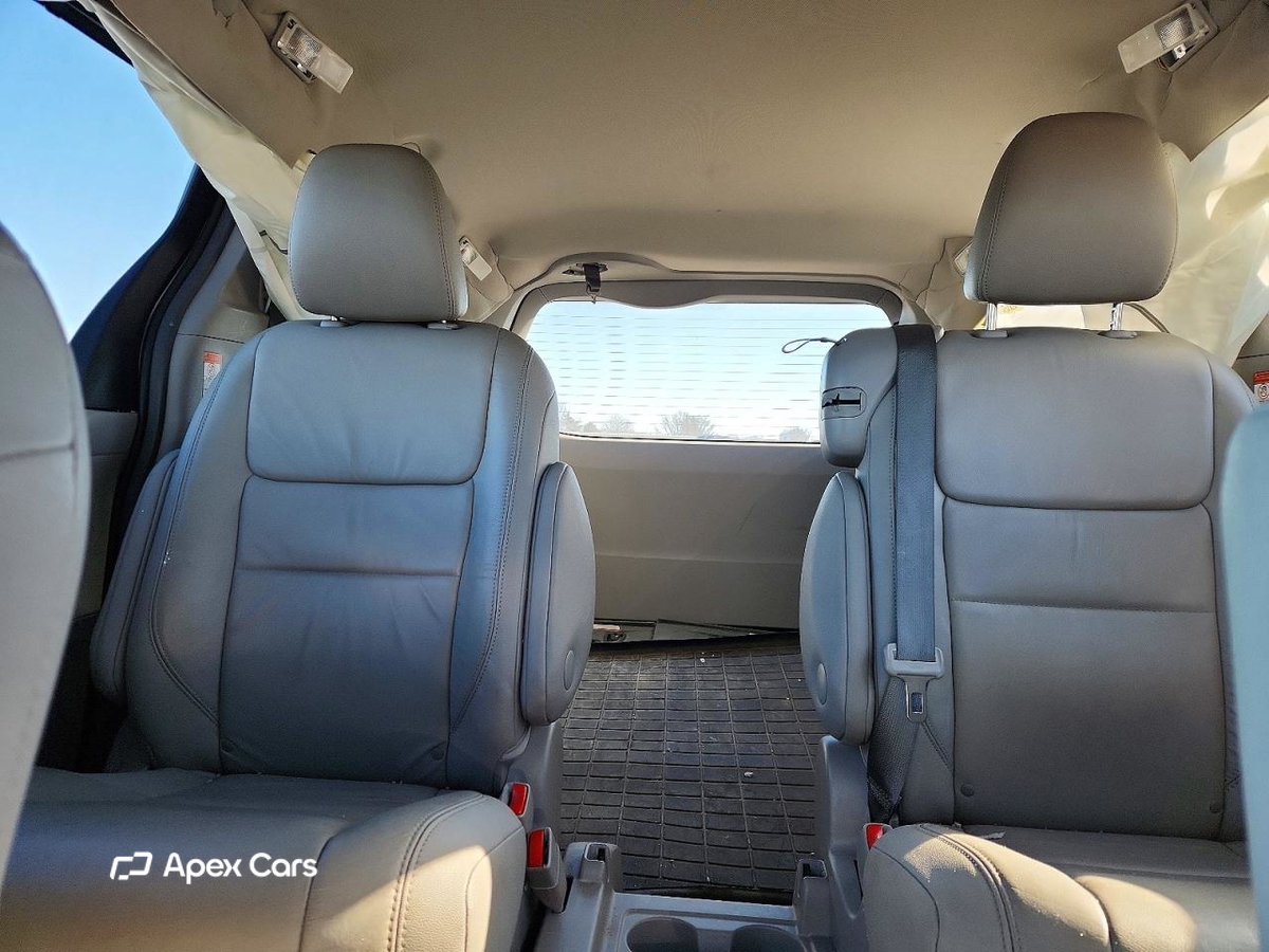 Toyota Sienna 2016