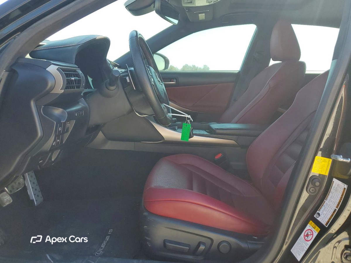 Lexus IS 2019