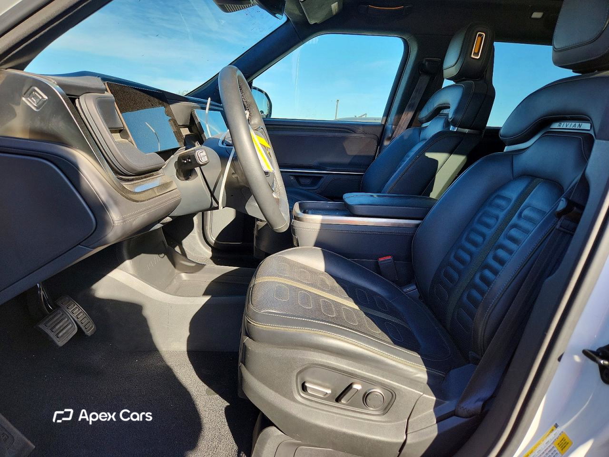 Rivian R1S 2025