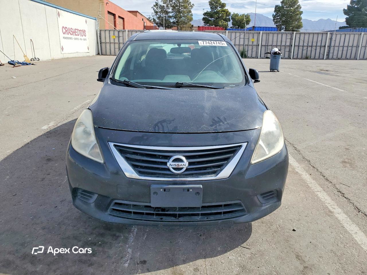 Nissan Versa 2012
