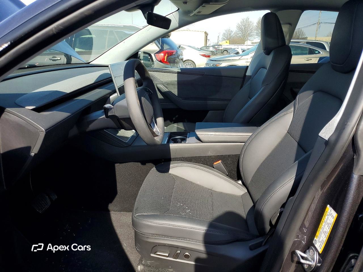 Tesla Model Y 2026