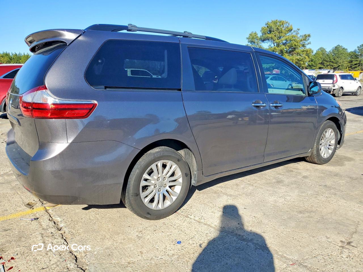 Toyota Sienna 2015