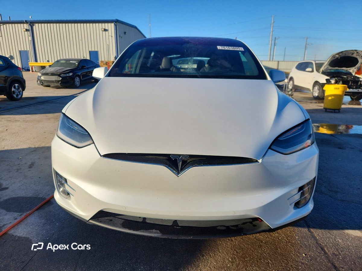 Tesla Model X 2019
