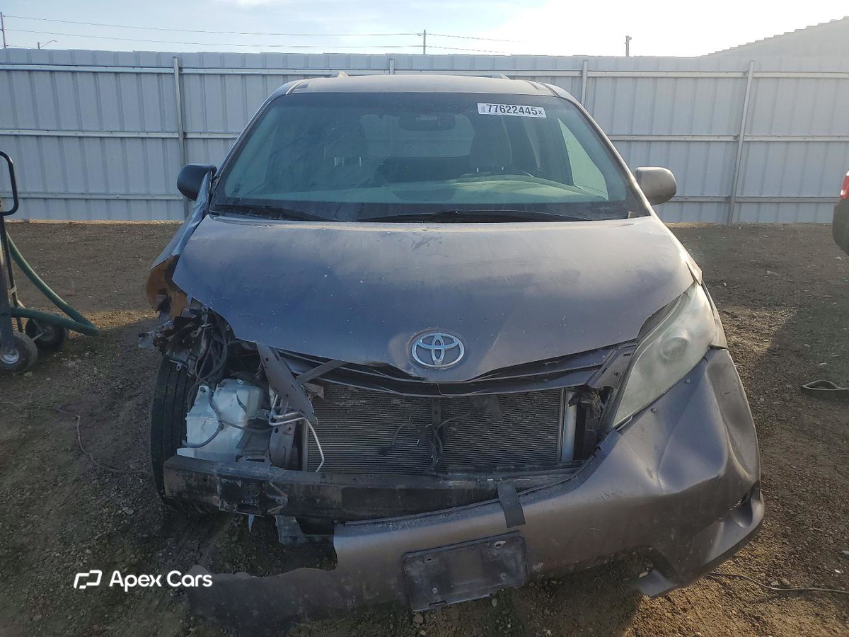 Toyota Sienna 2015