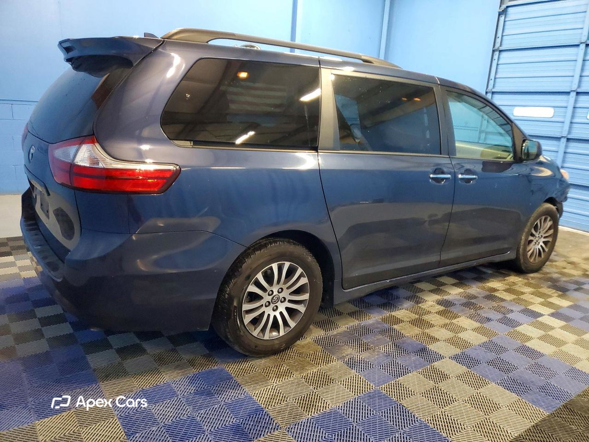 Toyota Sienna 2018