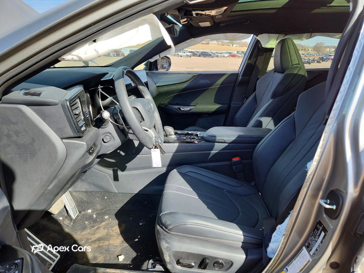 Lexus NX 2025