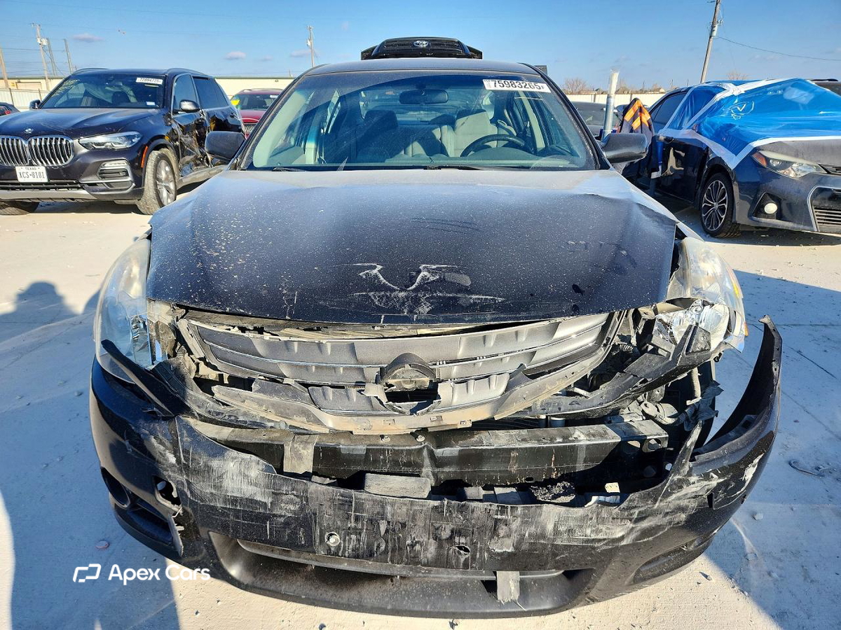 Nissan Altima 2012