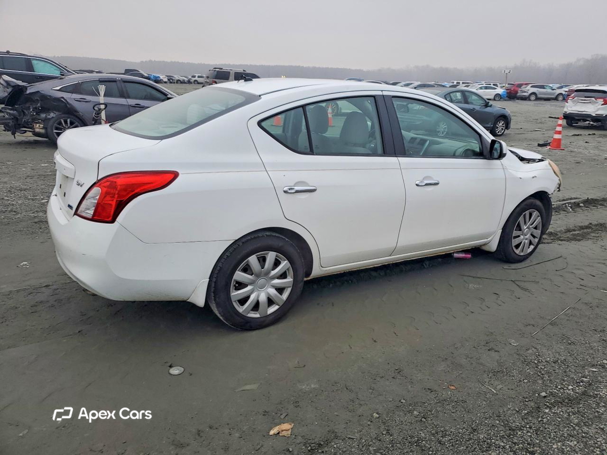 Nissan Versa 2012