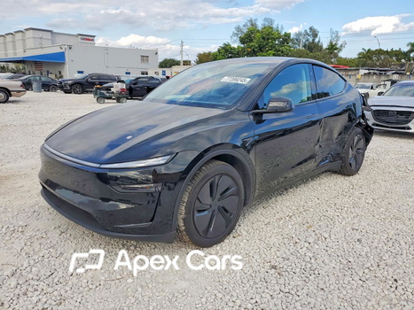 Tesla Model Y 2026 - Image 1 of 13