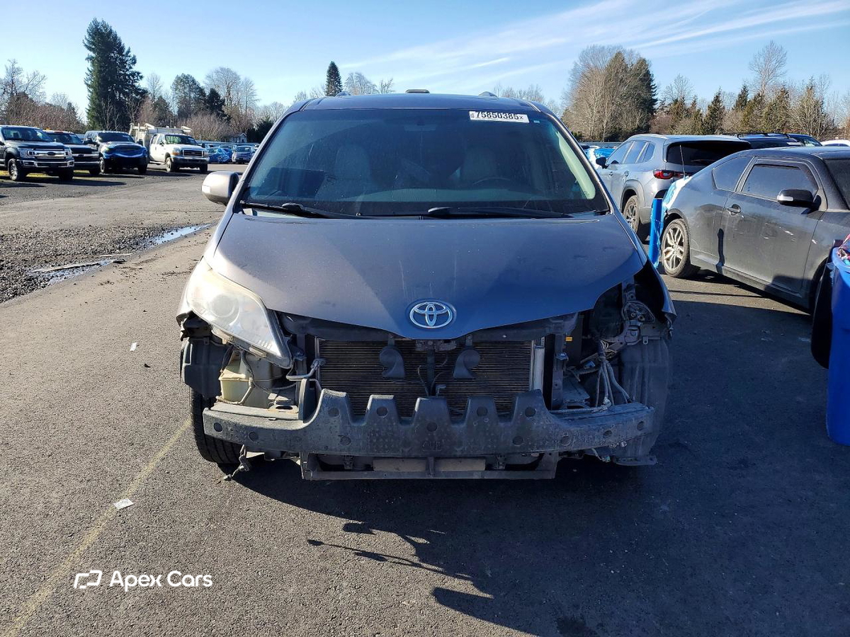 Toyota Sienna 2014
