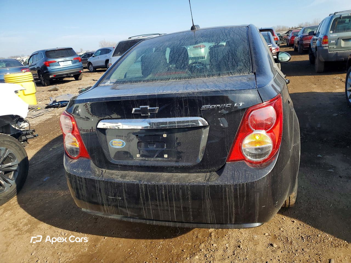 Chevrolet Sonic 2015
