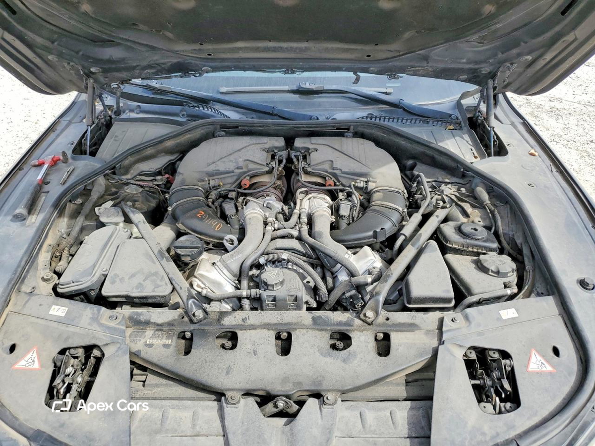 BMW Series 7 2010