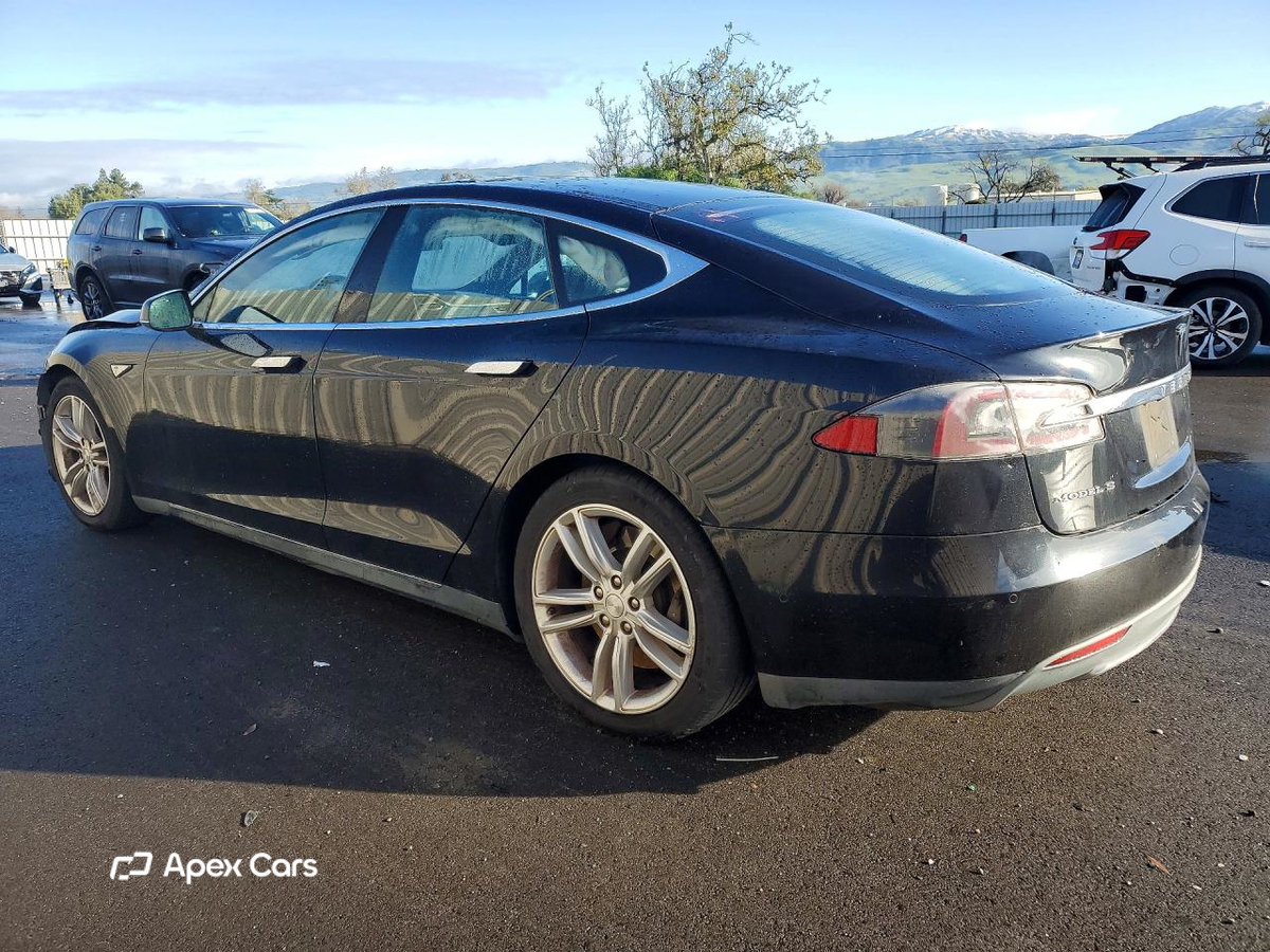 Tesla Model S 2015