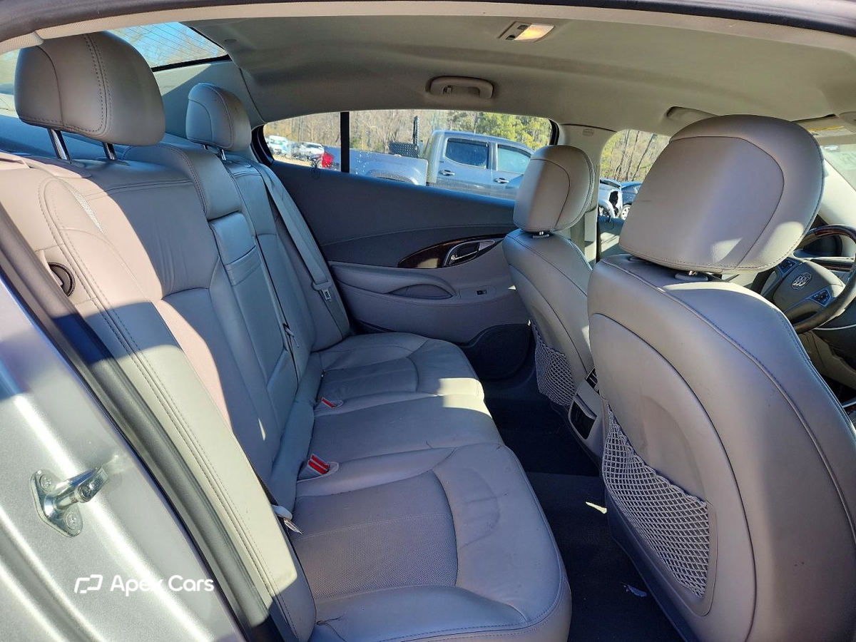 Buick LaCrosse 2011