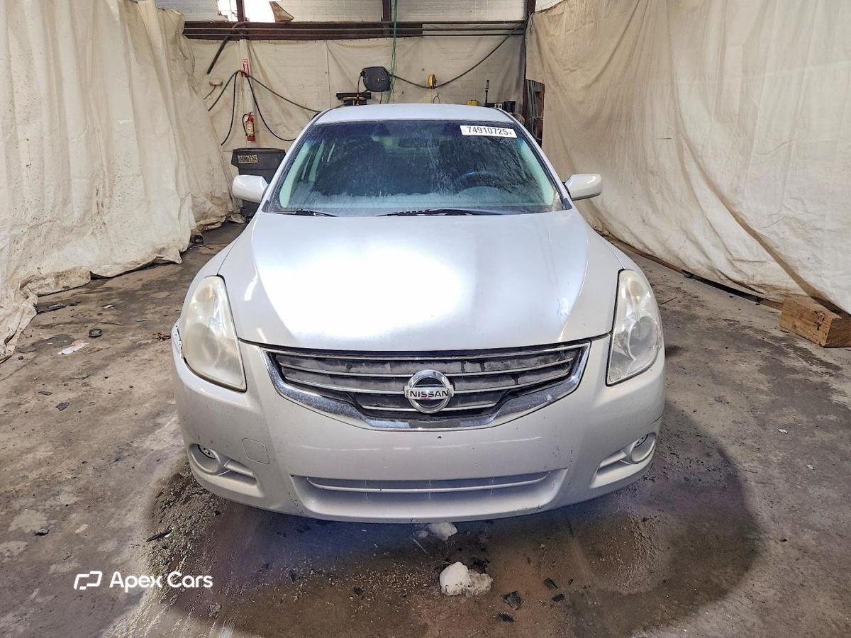 Nissan Altima 2012