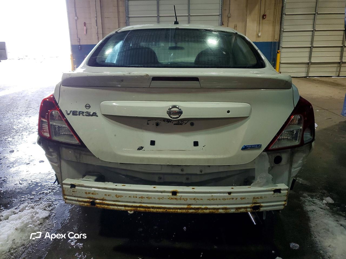 Nissan Versa 2016