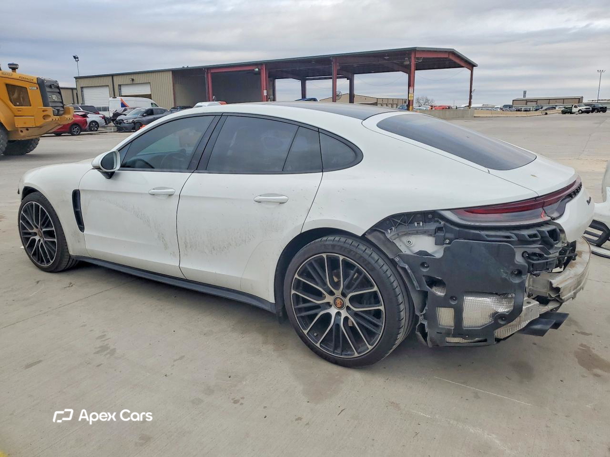 Porsche Panamera 2021