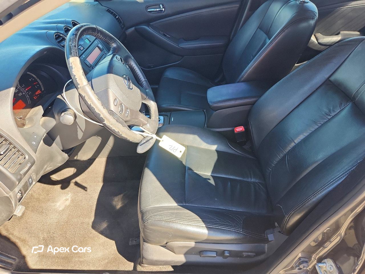 Nissan Altima 2011