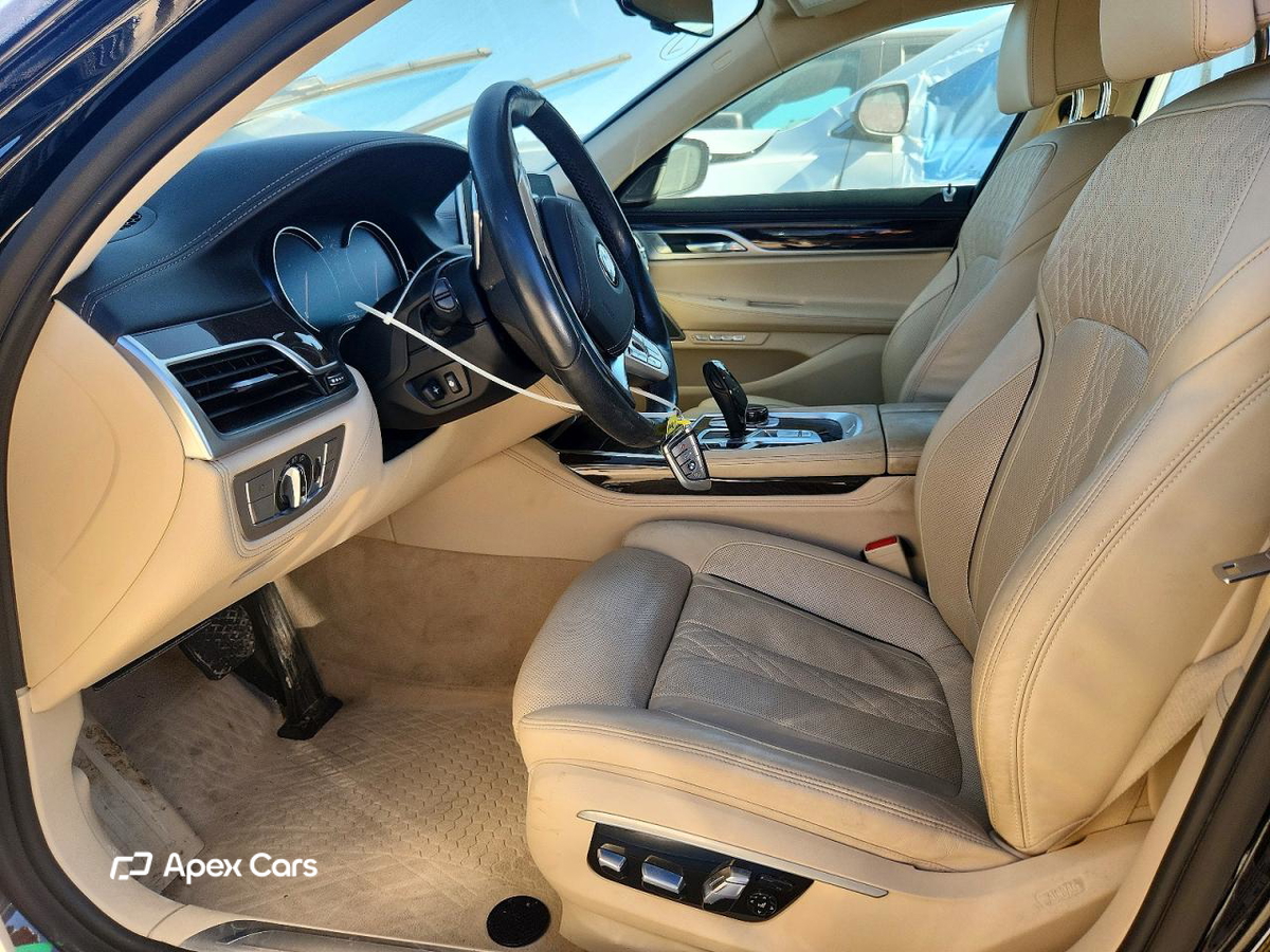 BMW Series 7 2016