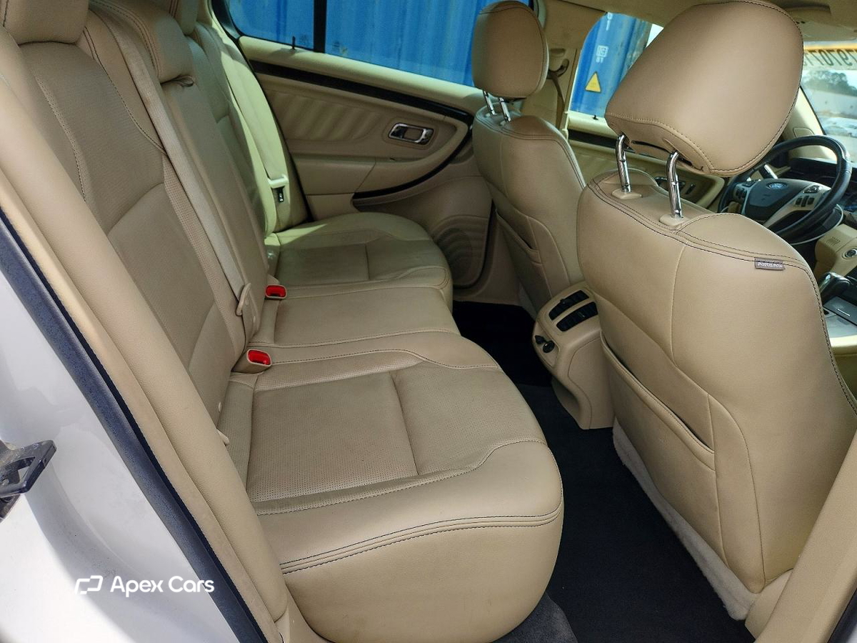 Ford Taurus 2016
