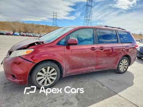 Toyota Sienna 2011 - Image 1 of 14