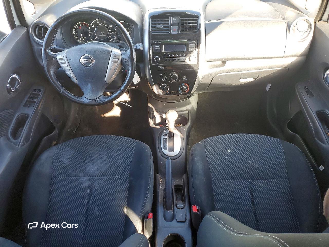 Nissan Versa 2015