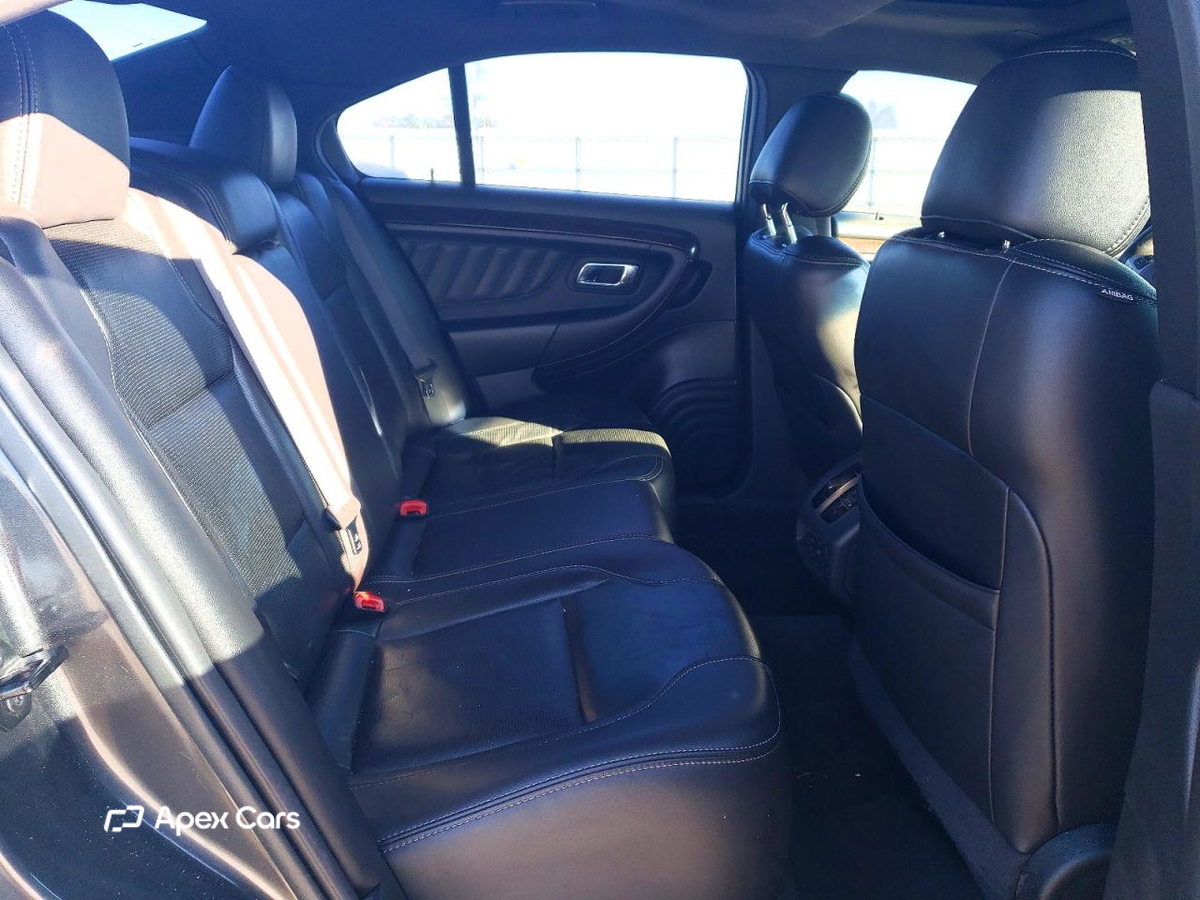 Ford Taurus 2015