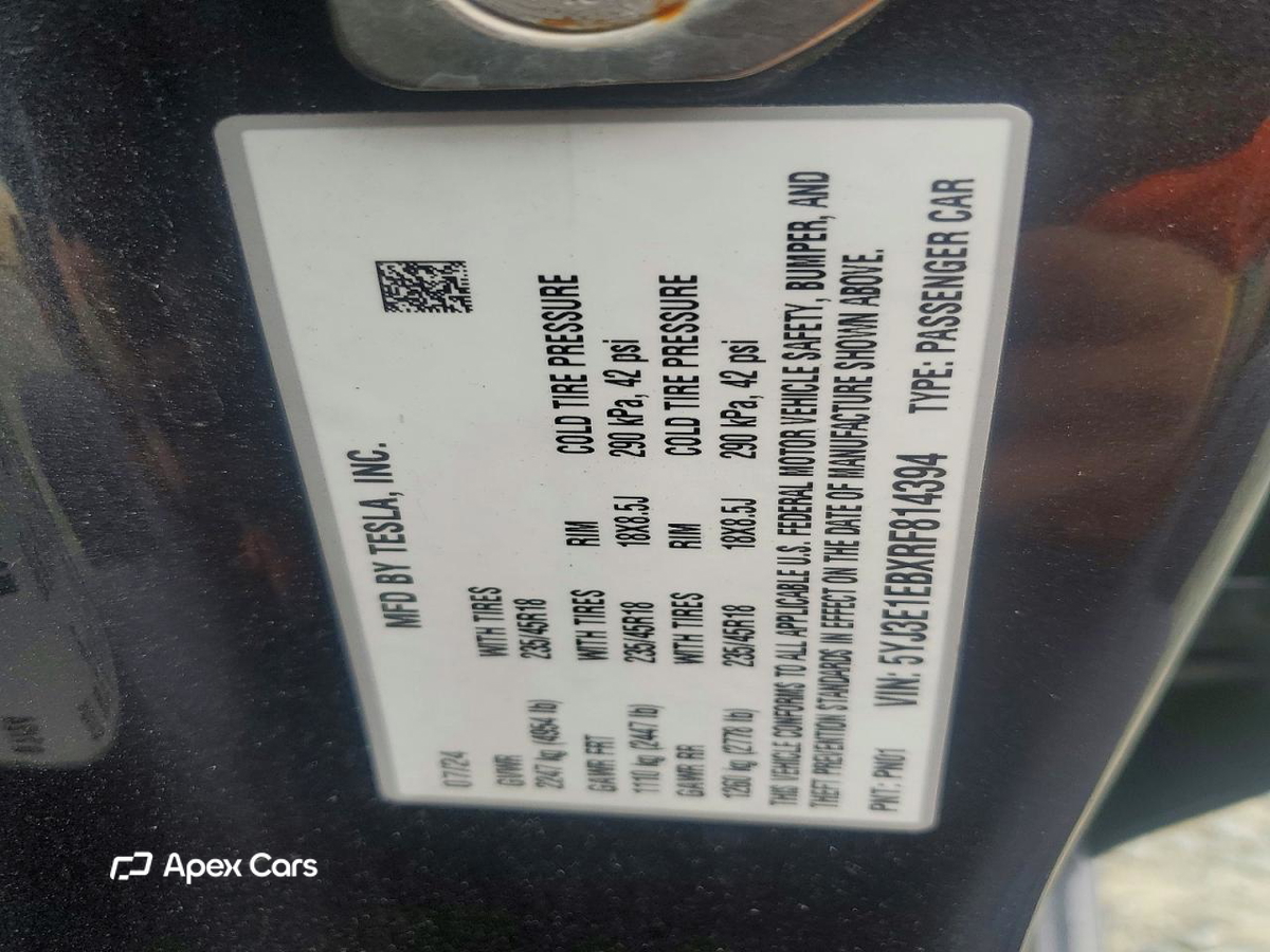 Tesla Model 3 2024