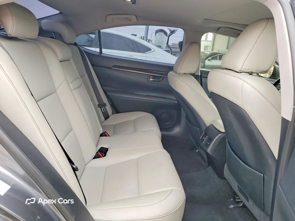 Lexus ES 2016