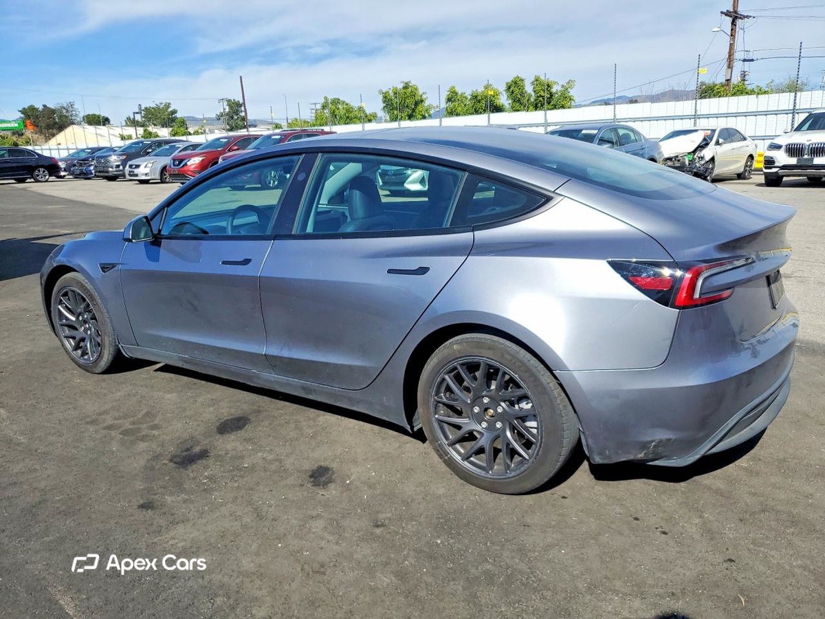 Tesla Model 3 2025