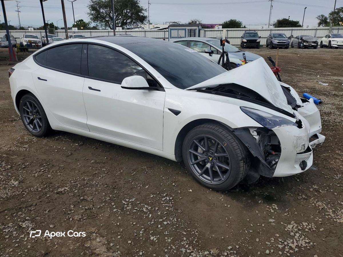Tesla Model 3 2022