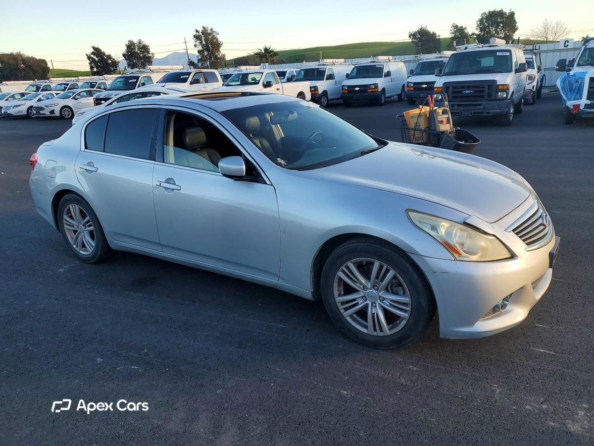 Infiniti G 2013