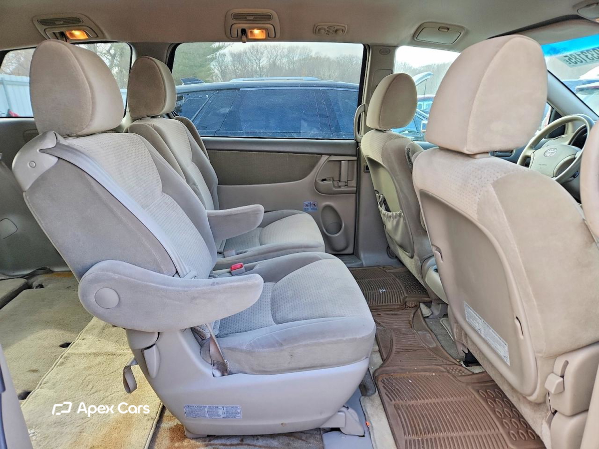 Toyota Sienna 2010