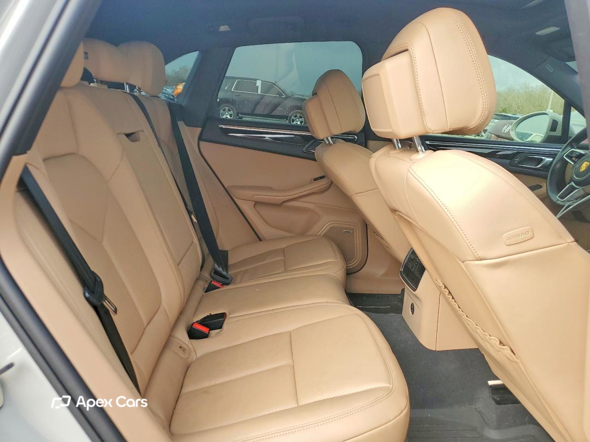 Porsche Macan 2021
