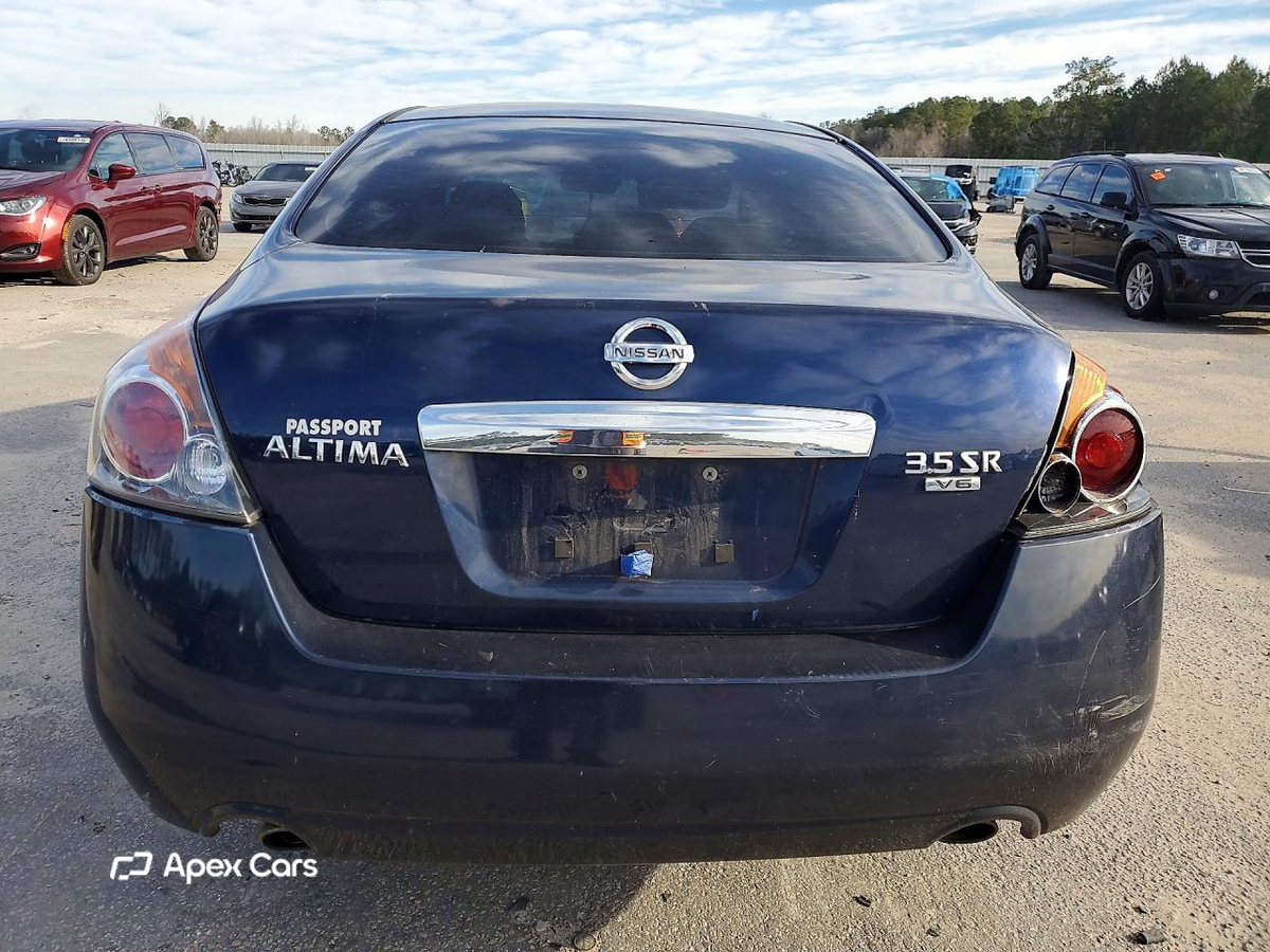 Nissan Altima 2010