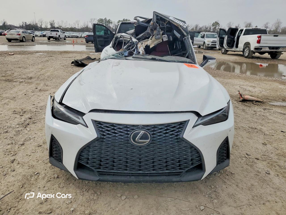 Lexus IS 2023