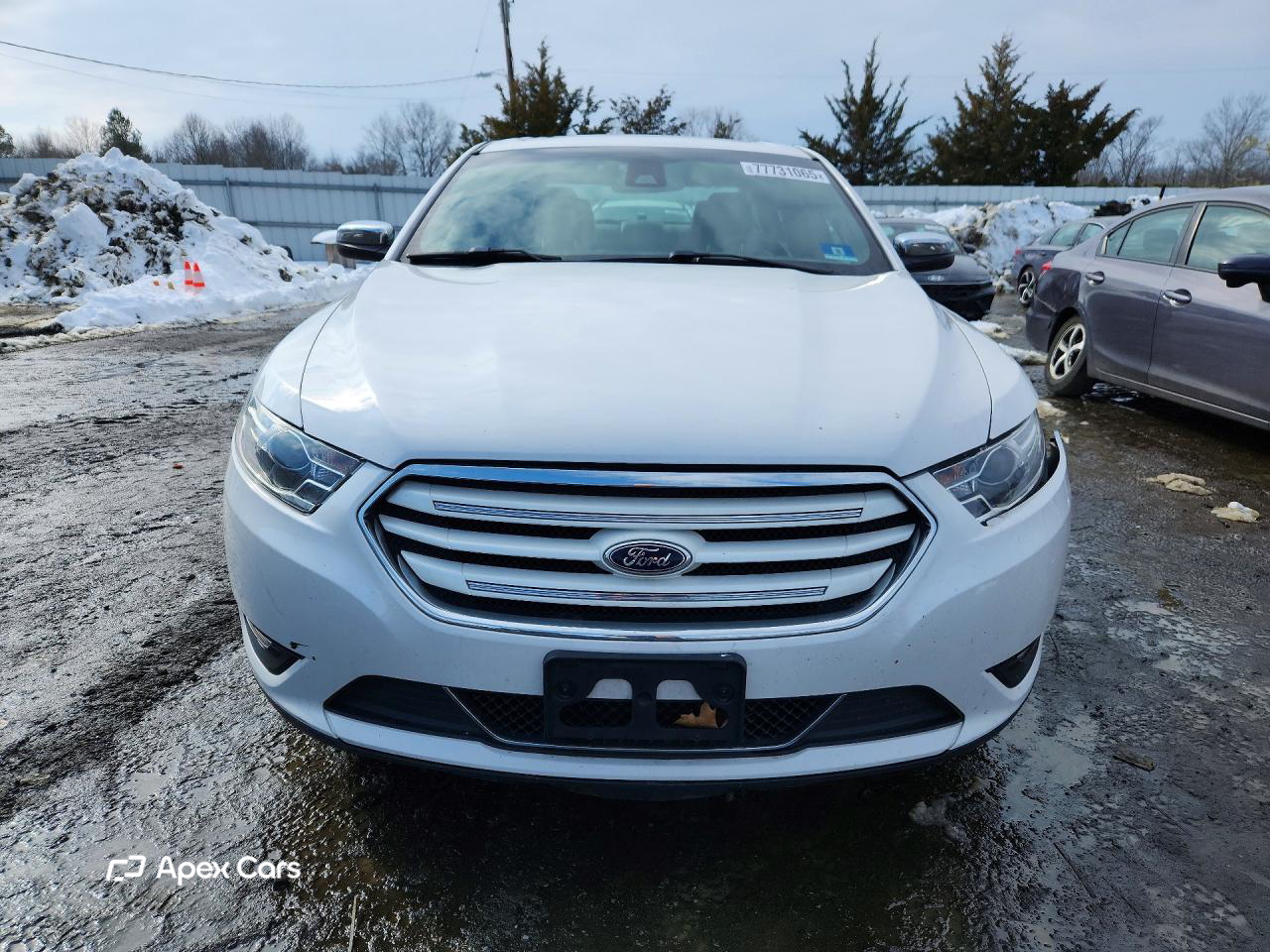 Ford Taurus 2016
