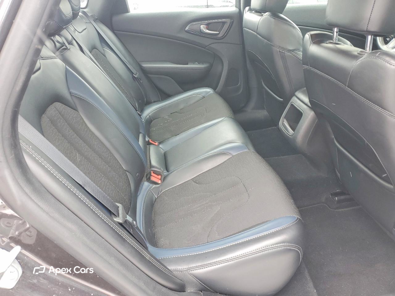 Chrysler 200 2016