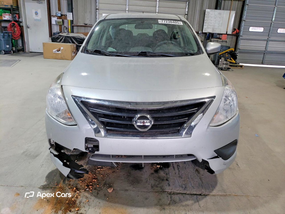 Nissan Versa 2016